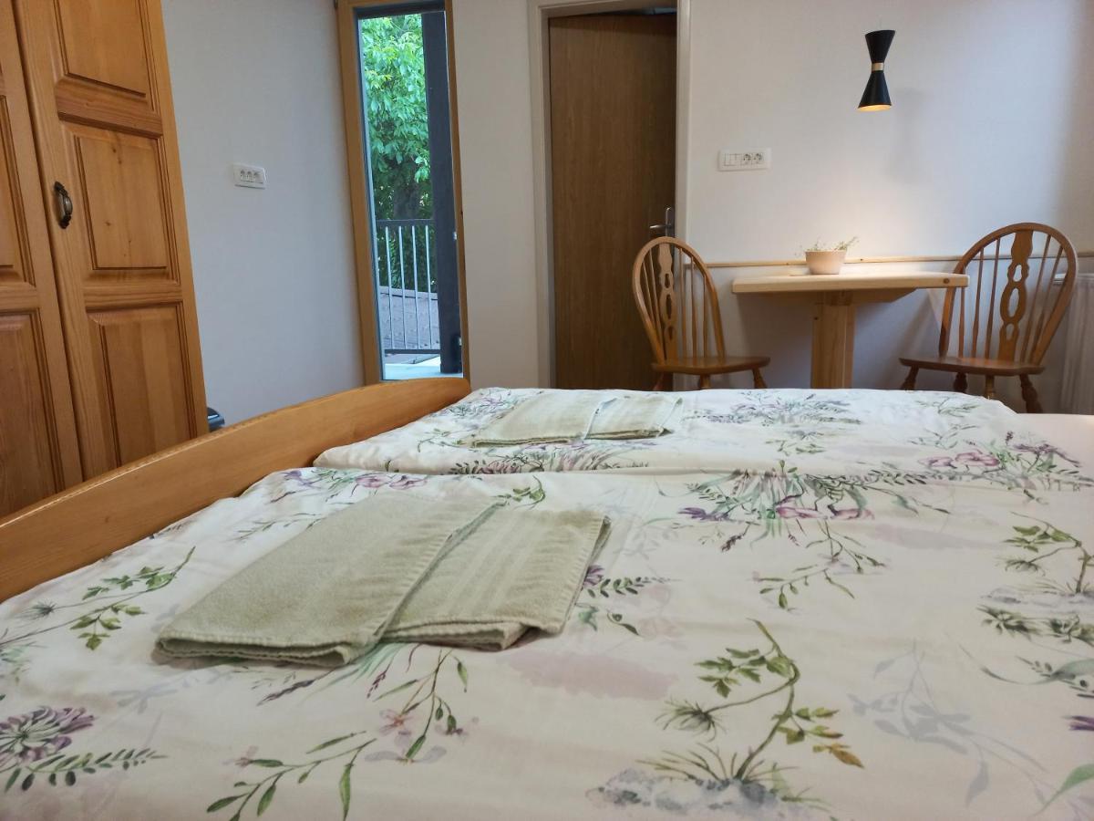 모지례 Sobe Levc B&B 외부 사진