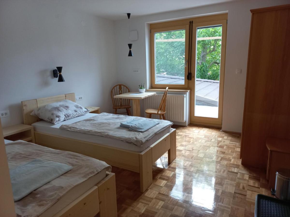 모지례 Sobe Levc B&B 외부 사진