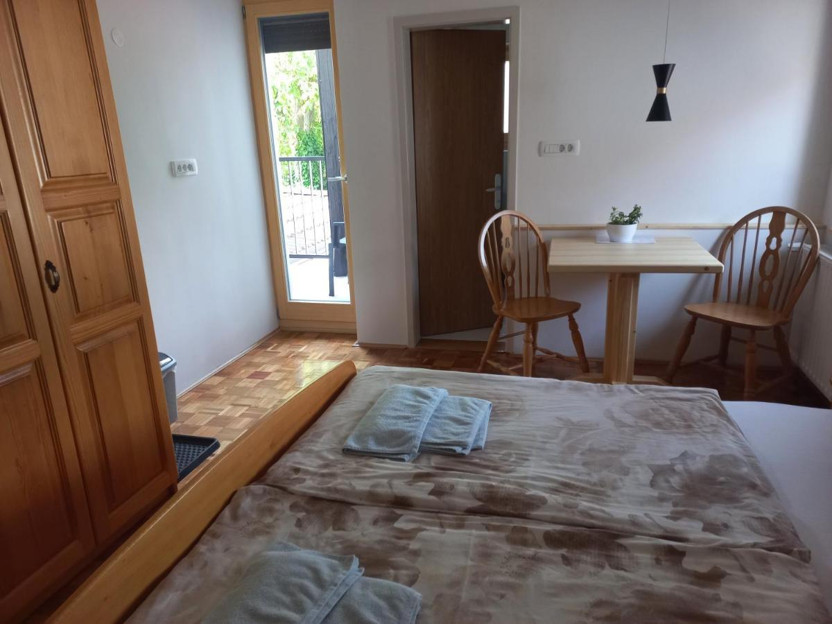 모지례 Sobe Levc B&B 외부 사진