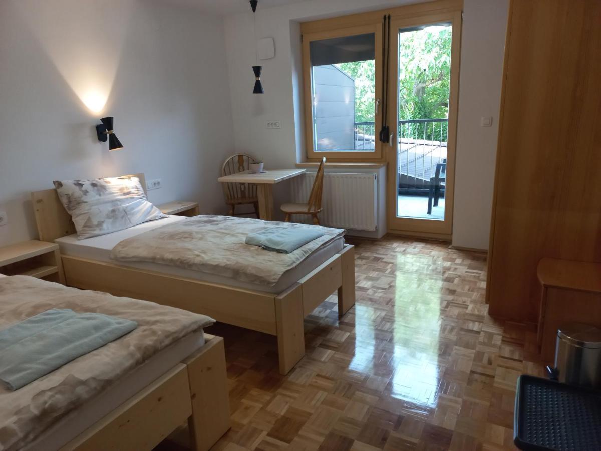 모지례 Sobe Levc B&B 외부 사진